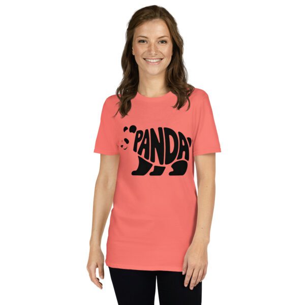unisex-basic-softstyle-t-shirt-coral-silk-front-68f79d56178aa.jpg T-Shirt Panda mit minimalistischer Typografie-Kunst
