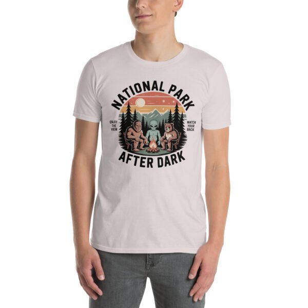 T-Shirt National Park After Dark Bigfoot Alien Lagerfeuer