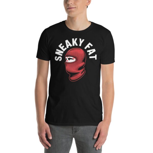 t shirt sneaky fat funny balaclava humor Schwarzes T-Shirt mit rotem Masken-Design