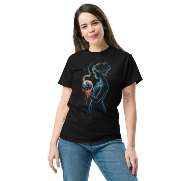 T-Shirt Earth in Her Hands – Melting Planet, Climate Art, Klima