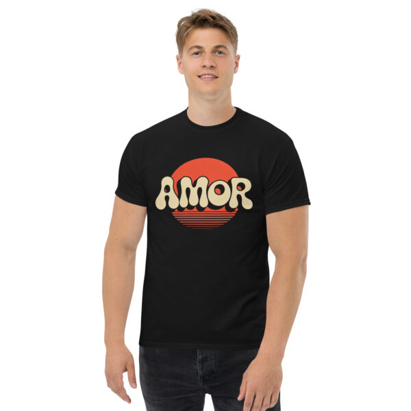 T-Shirt AMOR Sunset – Retro Love Statement