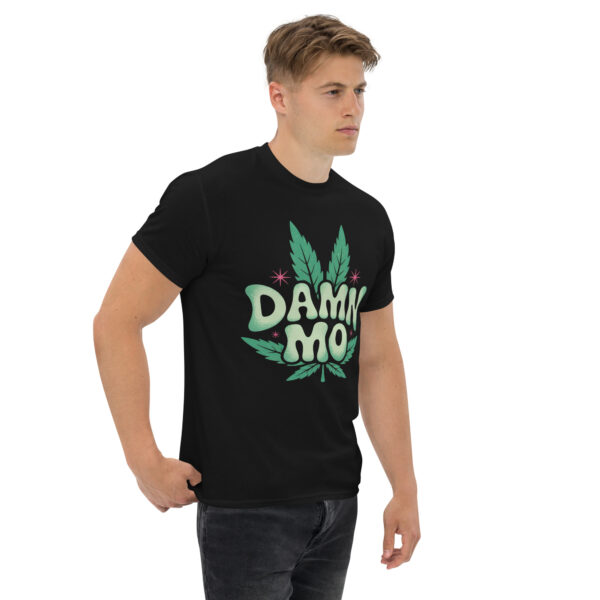 T-Shirt Cannabis DAMN MO – Leaf Bubble Font