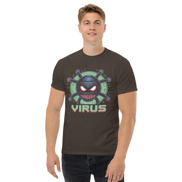 T-Shirt Pixel Virus Overlord – Retro Malware Bot
