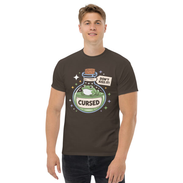 T-Shirt CURSED Frog – Don’t Kiss It, Witchy Bottle