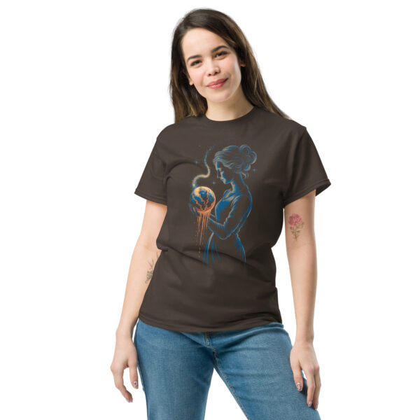 T-Shirt Earth in Her Hands – Melting Planet, Climate Art, Klima