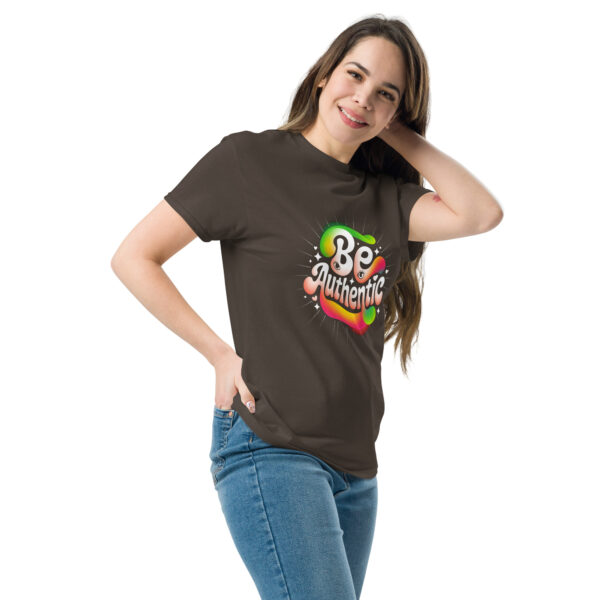 T-Shirt Be Authentic – Retro Regenbogen Statement