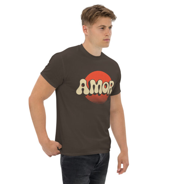 T-Shirt AMOR Sunset – Retro Love Statement