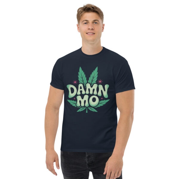 T-Shirt Cannabis DAMN MO – Leaf Bubble Font