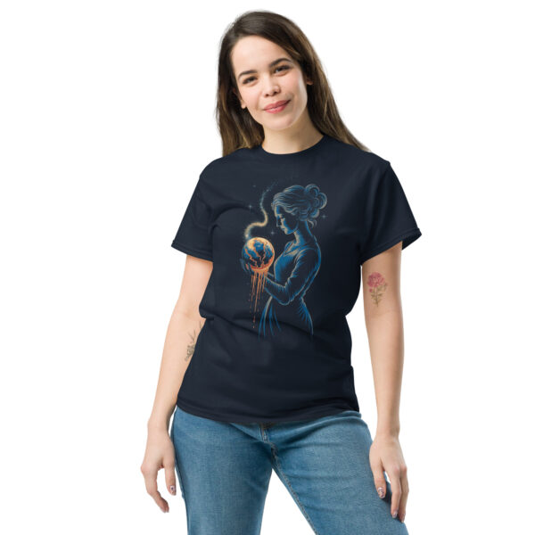 T-Shirt Earth in Her Hands – Melting Planet, Climate Art, Klima