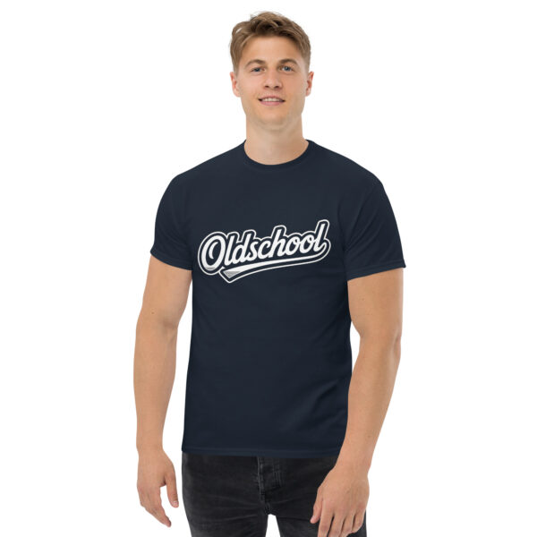 T-Shirt Oldschool Script – Vintage Baseball Style