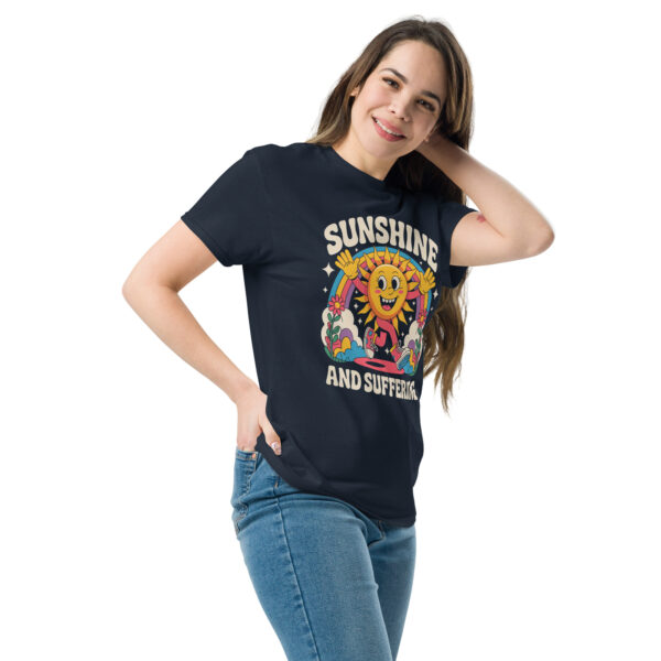 T-Shirt Sunshine and Suffering – Retro Rainbow Humor