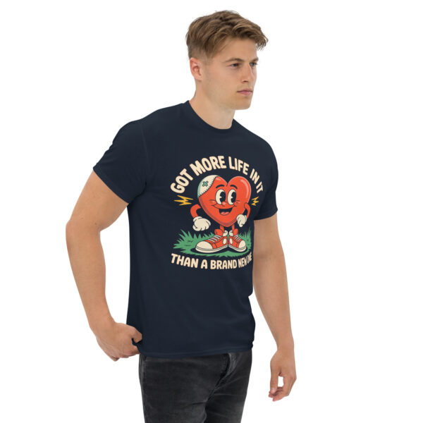 T-Shirt Got More Life – Vintage Heart Sneakers
